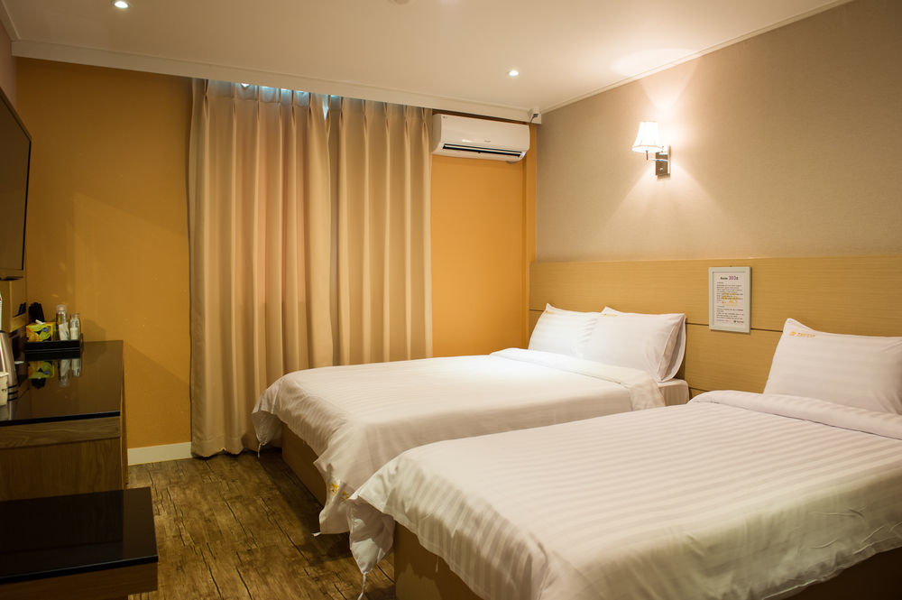 Pungnam Tourist Hotel Jeonju Esterno foto