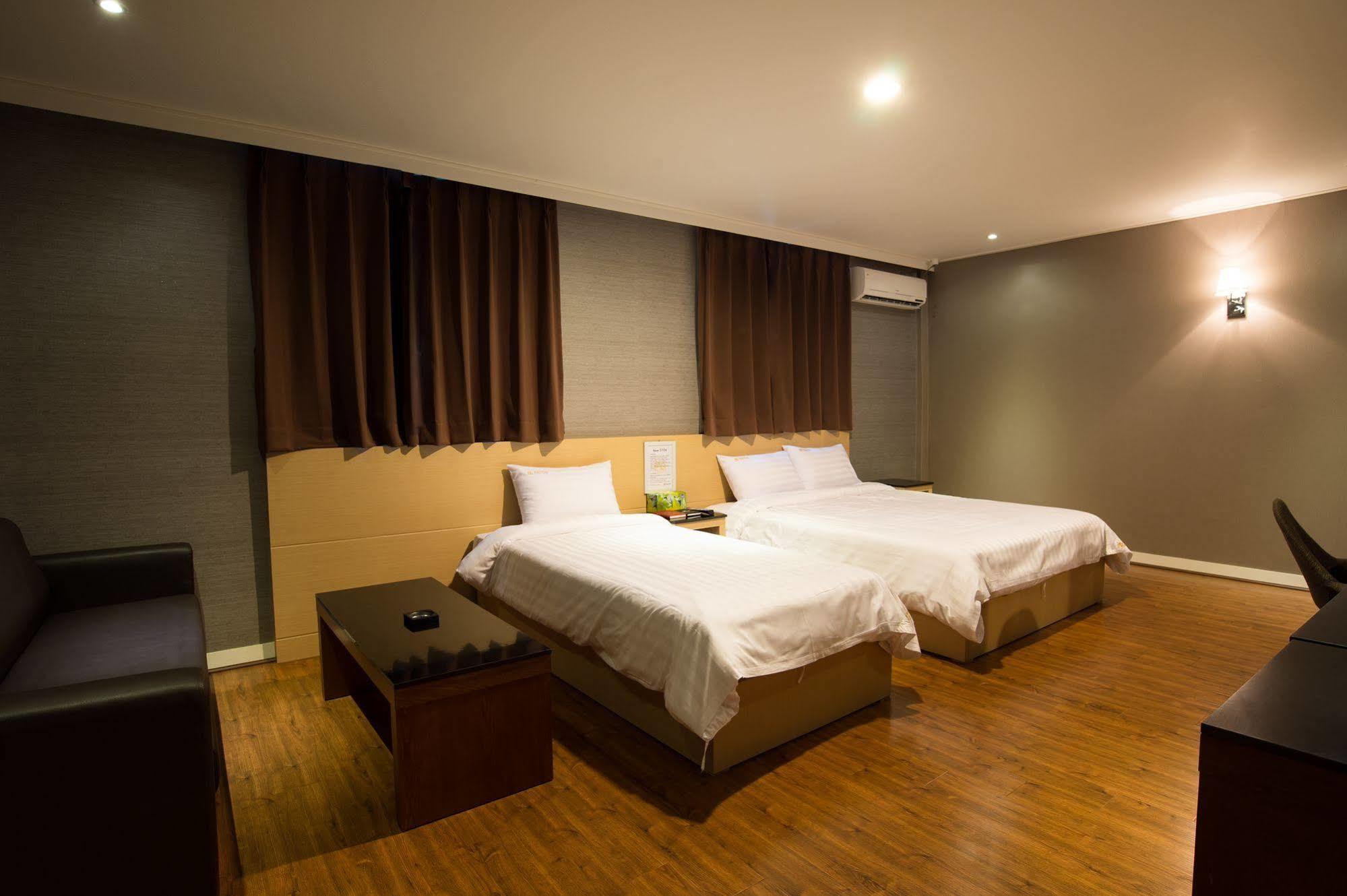 Pungnam Tourist Hotel Jeonju Esterno foto